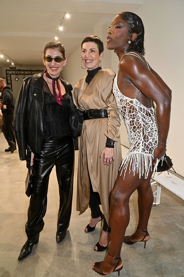 Cristina Cordula et ses copines qui se ressemblent s'assemblent