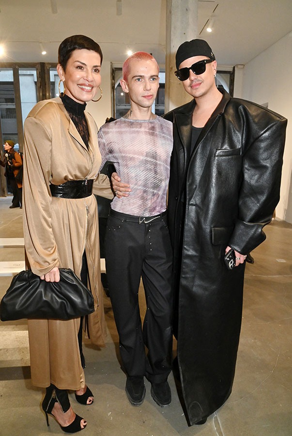 Victor Weinsanto bien encadré par Cristina Cordula et Nicky Doll