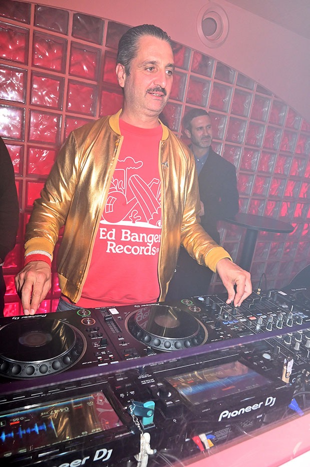 La ZEWEED Party devient torride quand Dj Fedalcontrol est aux plaques chauffantes