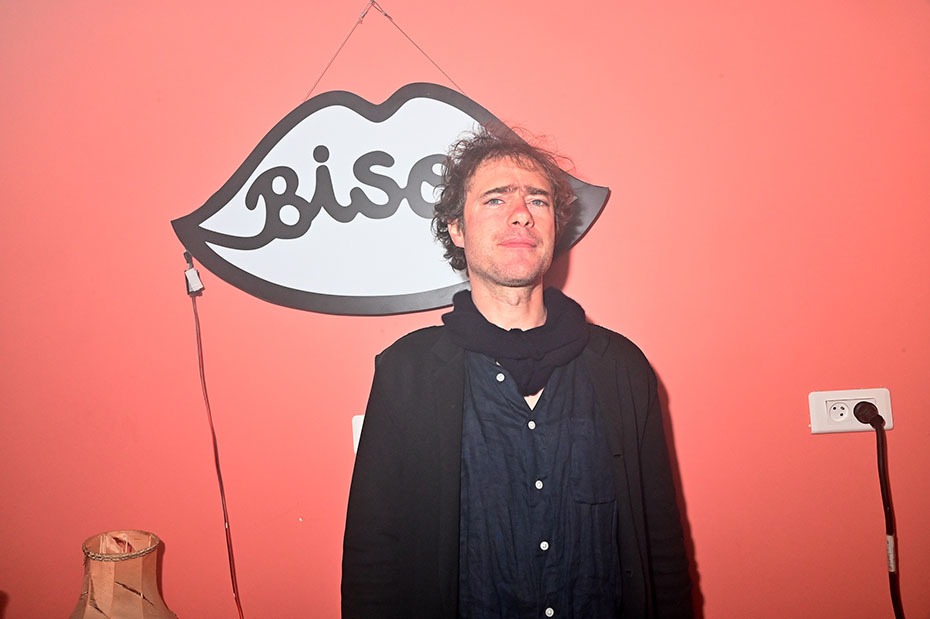 Le peintre Thephile Arcelin se met à faire du Ben