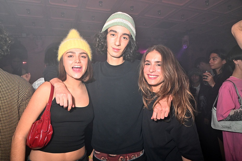 Cheeze ! Philomene Ory,, Sacha Morel,et Alice Peyromaure. posent leur 15mn de Célébrité !!