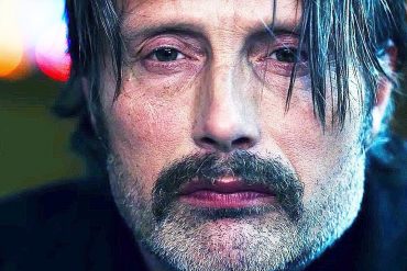 Mads Mikkelsen a une drole de poker face